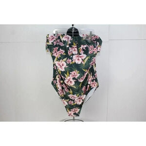 ladies Kona Sol 1pc Swimsuit size 26W